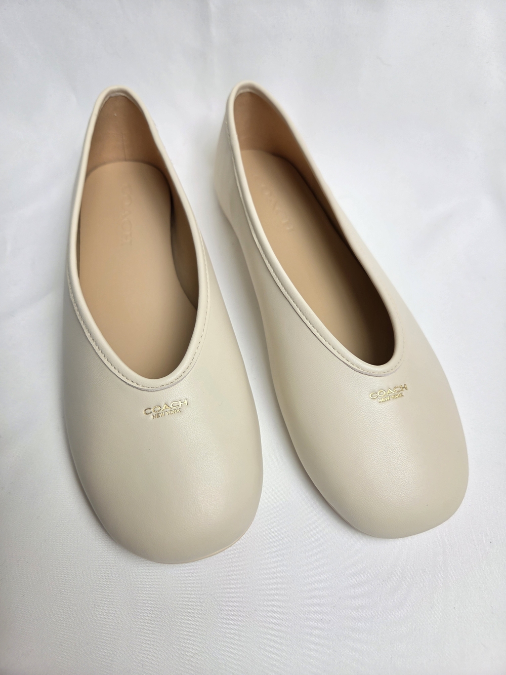 Coach Chalk Leather Ballet Flats Shoes Size 8.5 New in Box CCH74